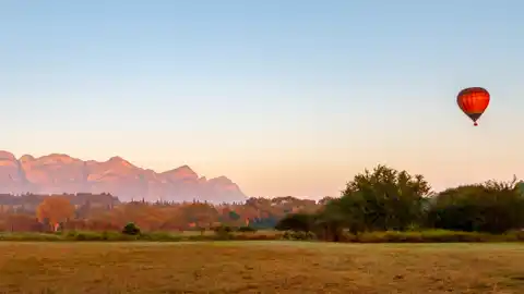 Hot Air Ballooning - © www.theguys.co.za